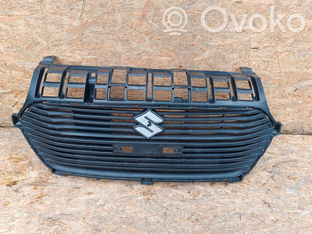Suzuki Swift III Grotelės viršutinės 