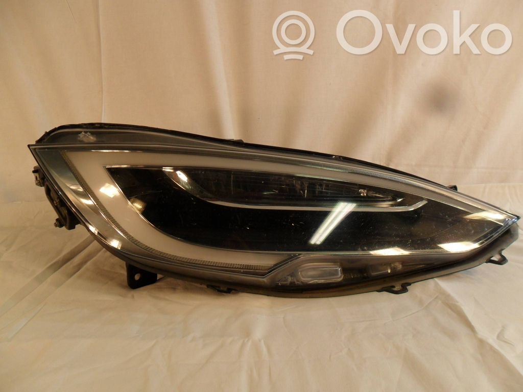 Tesla Model S Scheinwerfer 