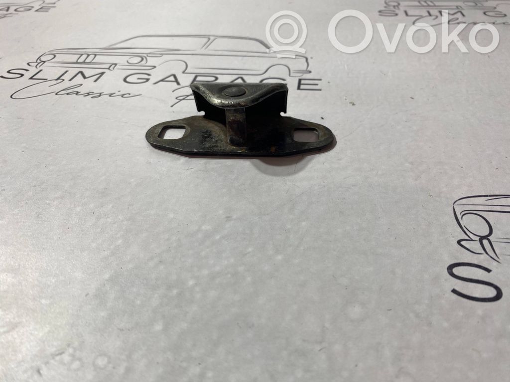 Ford Fiesta I Kronšteinas spynos tvirtinimo 