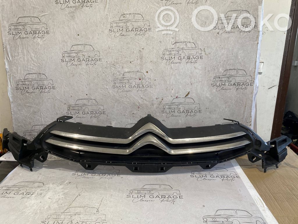 Citroen C4 II Front grill 