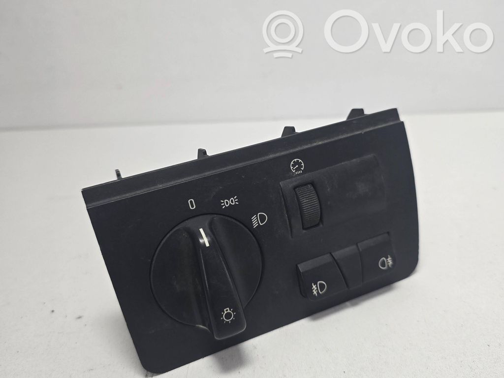Light switch   8380255
