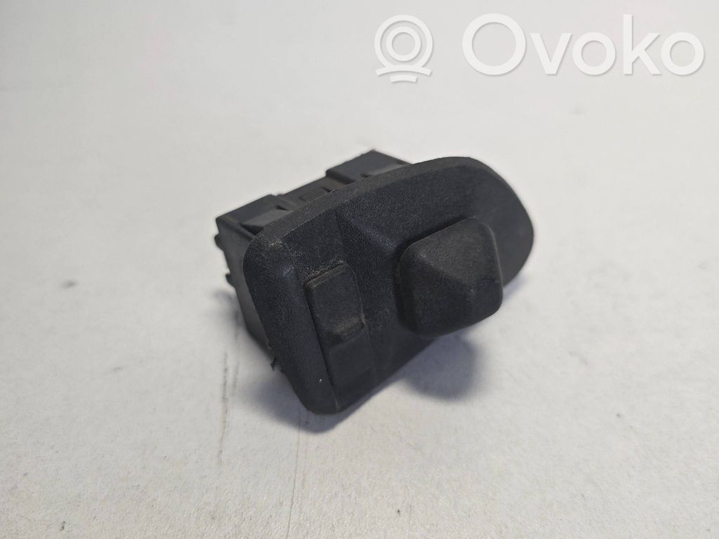 Wing mirror switch   61311387281