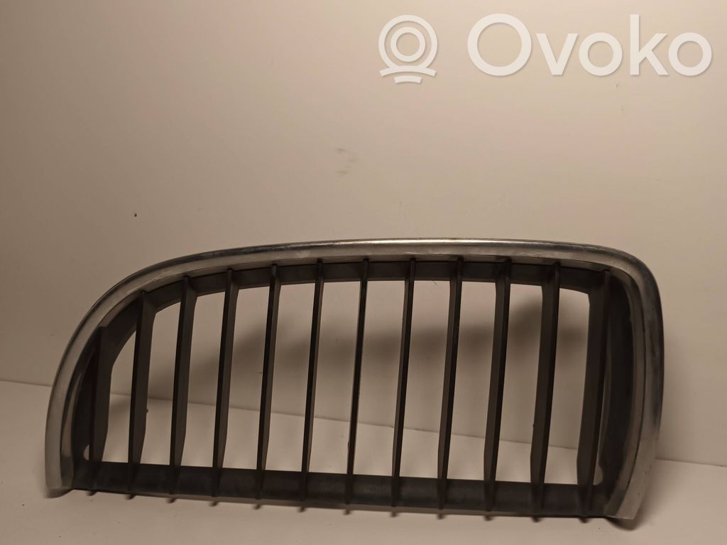 Grille de calandre avant   7120007
