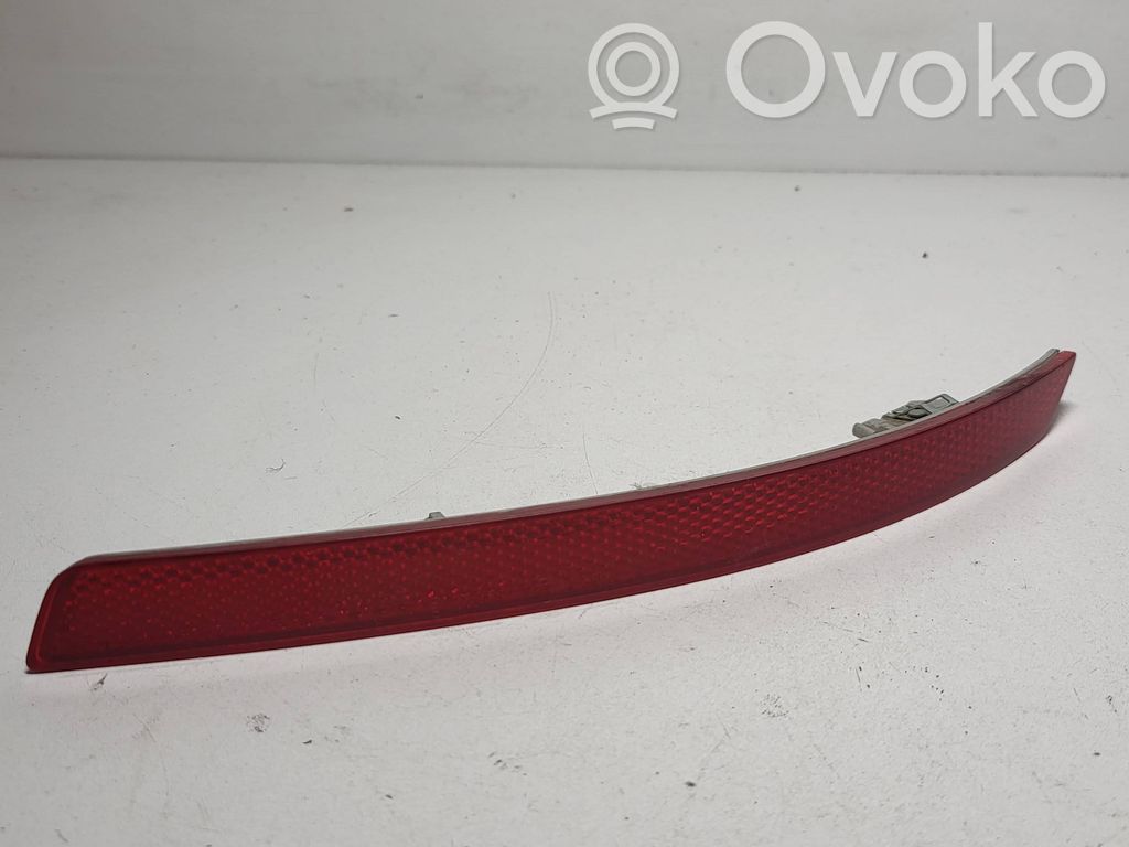 Rear tail light reflector   7210796