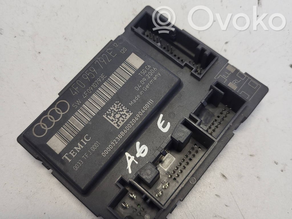 Unidad de control/módulo de la puerta   4F0959792E