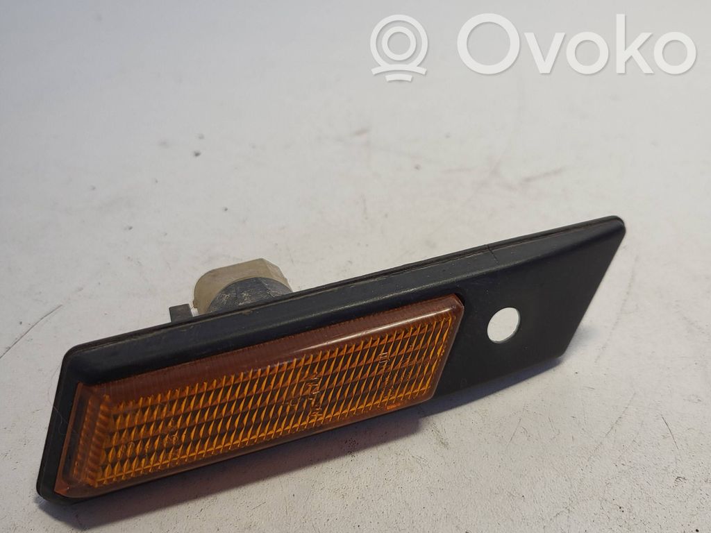 BMW 3 E36 Front fender indicator light 