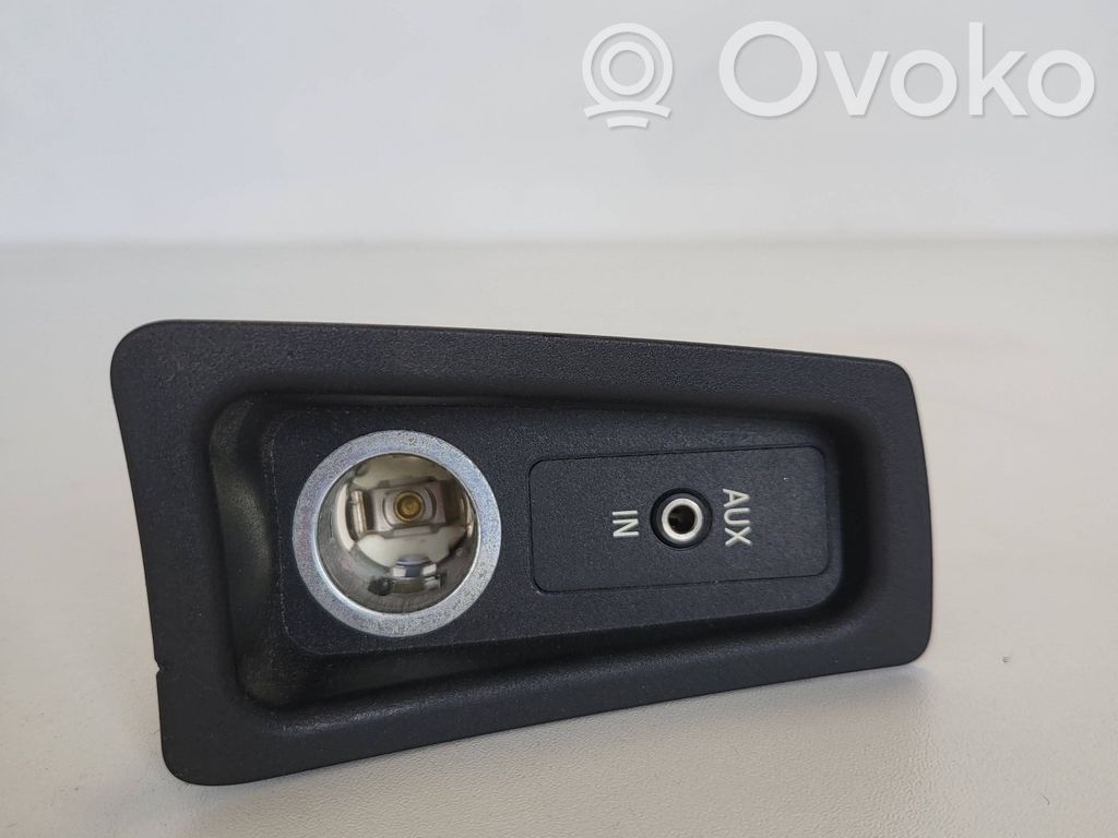 BMW 1 E81 E87 Conector priză AUX 