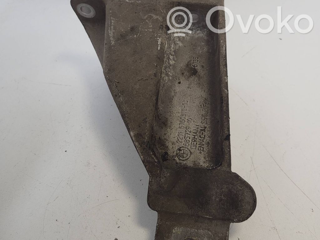 BMW 3 E90 E91 Engine mounting bracket 