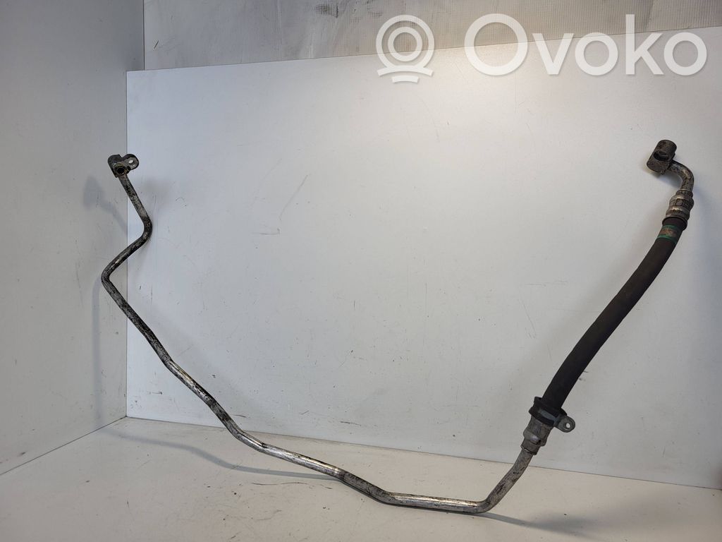 BMW 1 E81 E87 Ilmastointilaitteen putki (A/C) 