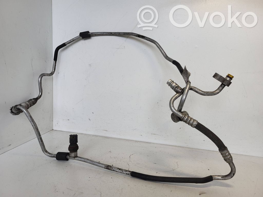 Ilmastointilaitteen putki (A/C)   9151736