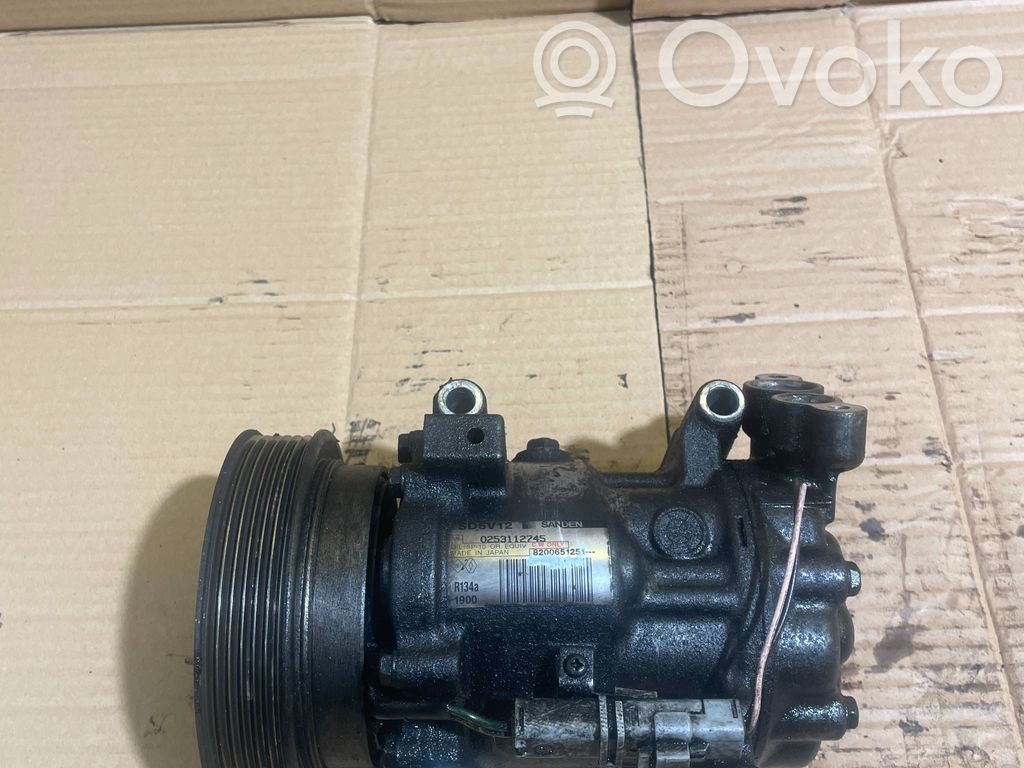 Renault Clio III Klimakompressor Pumpe 