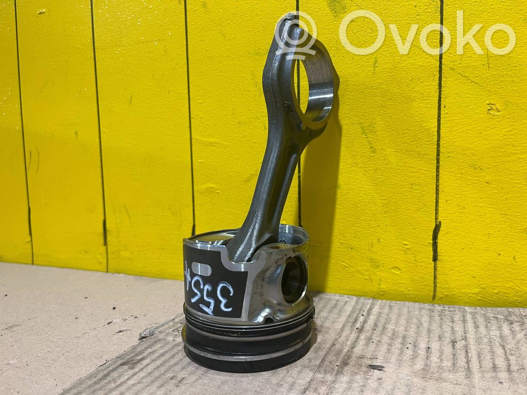 Audi A4 S4 B6 8E 8H Piston avec bielle 