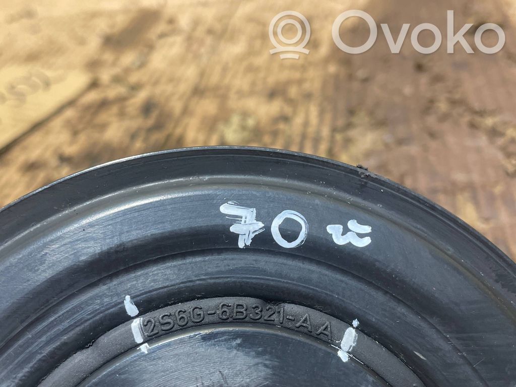 Ford Fiesta Kampiakselin vauhtipyörä 