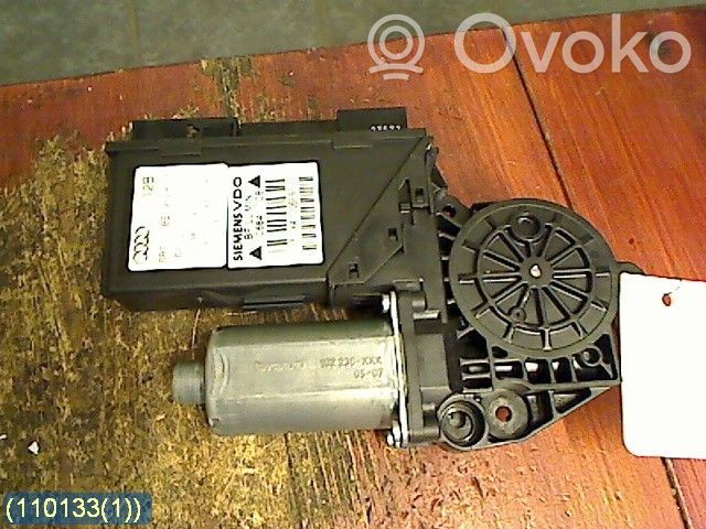 Silnik regulatora szyby drzwi przednich   8E1959802B,0130821764BOSCH