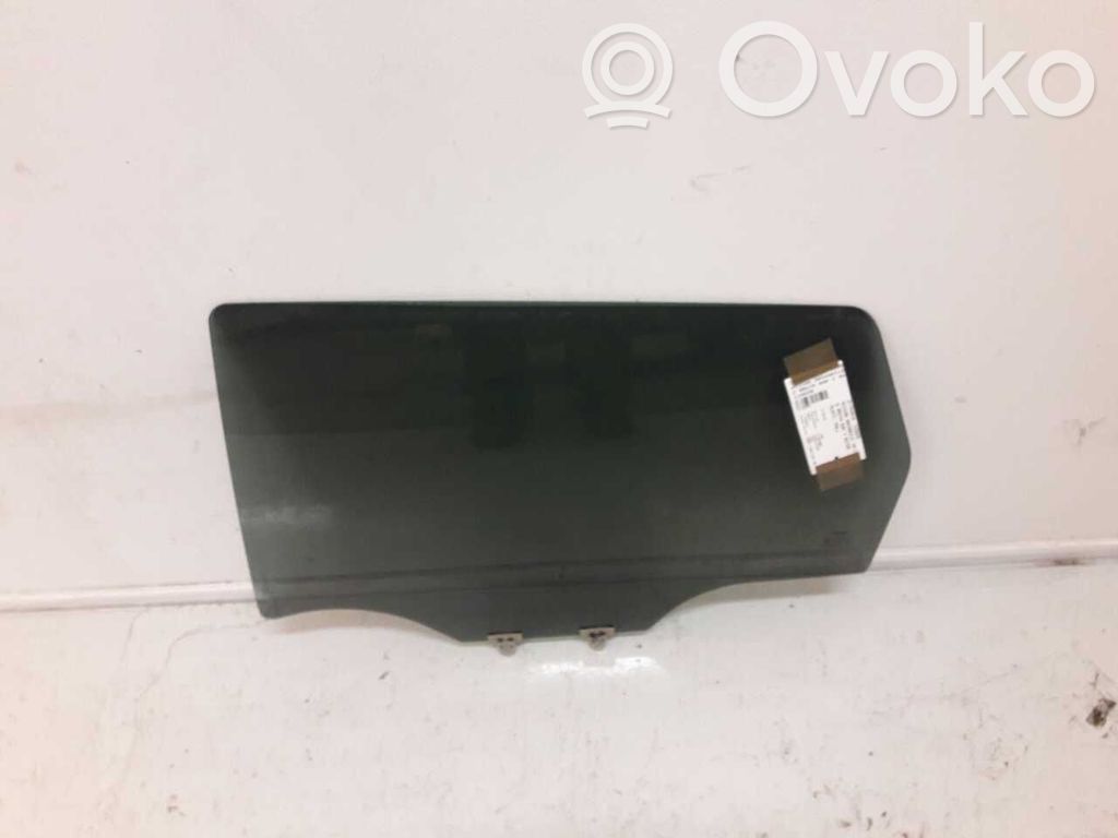 Nissan Qashqai+2 Vetro del finestrino della portiera posteriore 