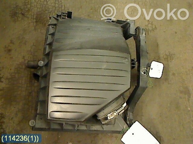 Air filter box   9129743
