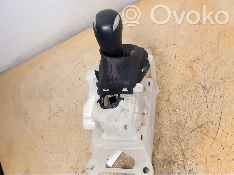 Mazda 3 III Gear shifter/selector 