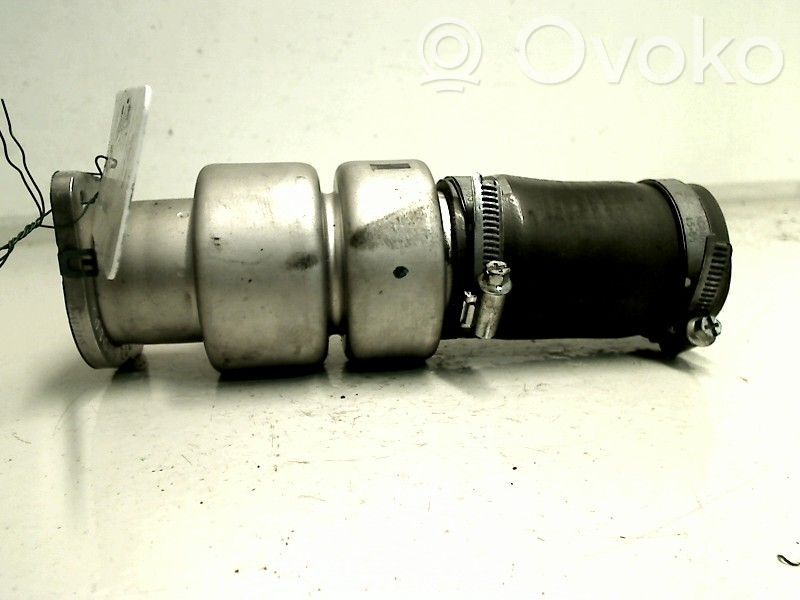 Volvo V70 Furtun/conductă intercooler 