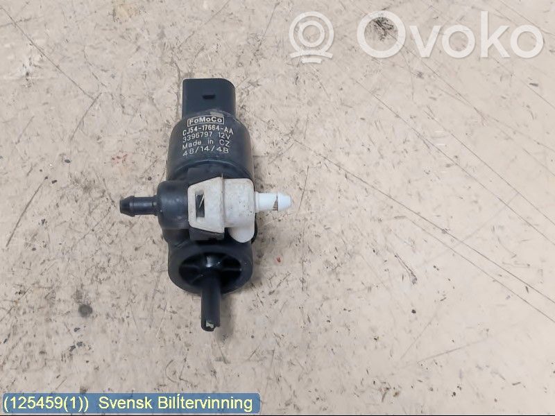 Ford Kuga II Windscreen/windshield washer pump 