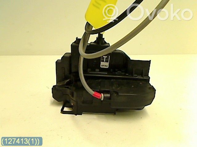 Nissan Note (E11) Priekšpusē slēdzene 