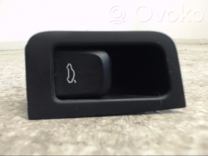 Tailgate/boot open switch button   4G1959829,4G1959829