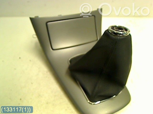 Toyota Avensis T250 Perilla/embellecedor de cuero de la palanca de cambios