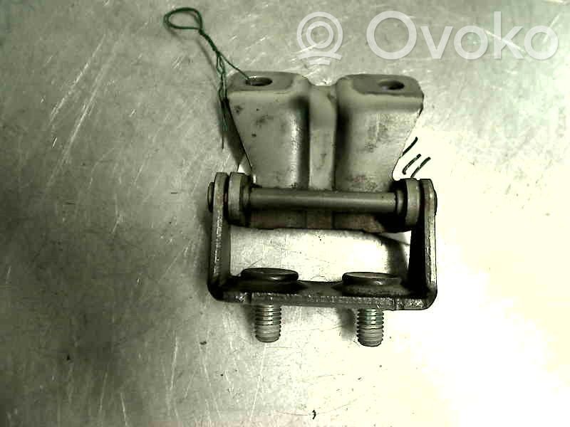 Subaru Outback Tailgate/trunk/boot hinge 