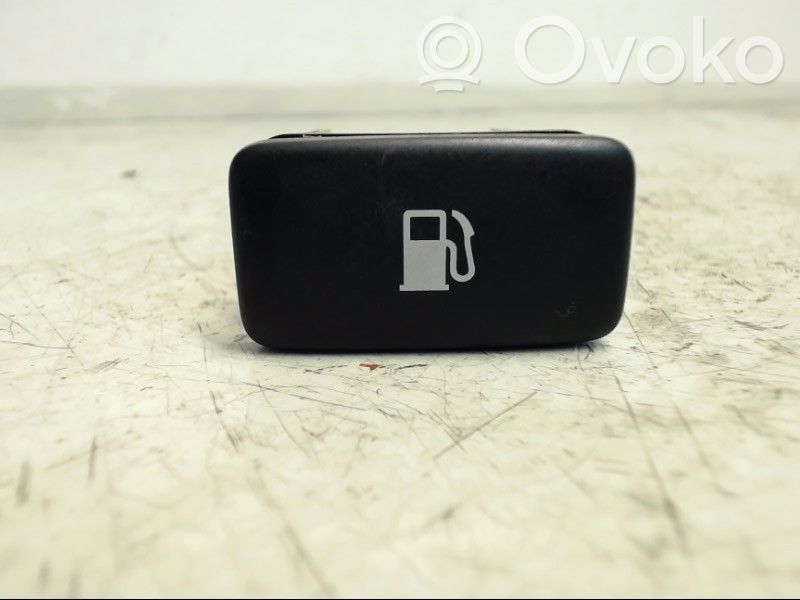 Lexus RX 330 - 350 - 400H Fuel tank opening switch 