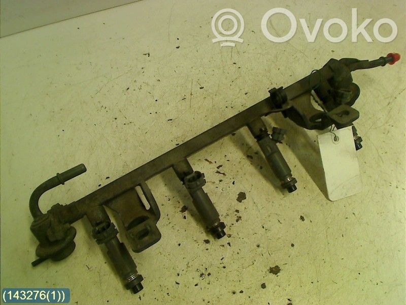 Mazda 323 Fuel injector 