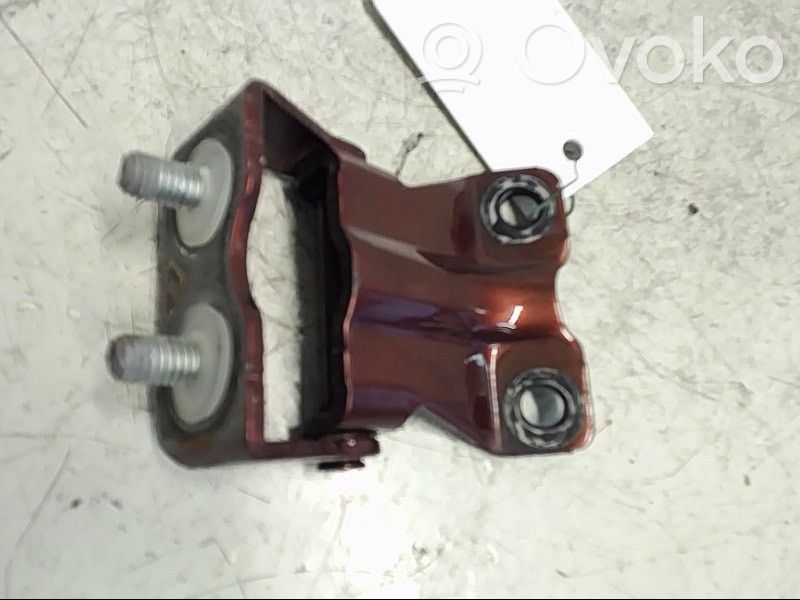 Subaru Outback Tailgate/trunk/boot hinge 