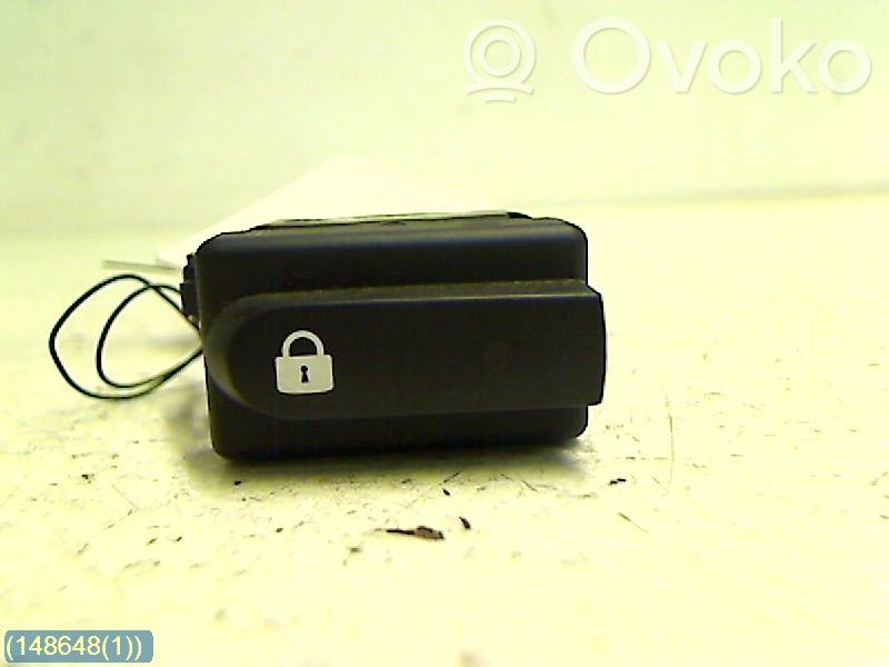 Renault Clio II Central locking switch button 