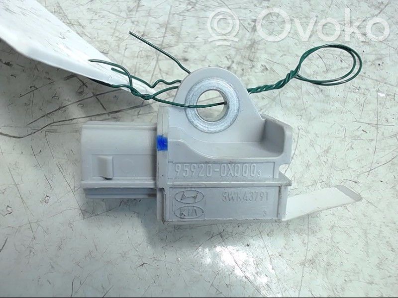Hyundai i20 (PB PBT) Senzor impact/declanșare airbag 
