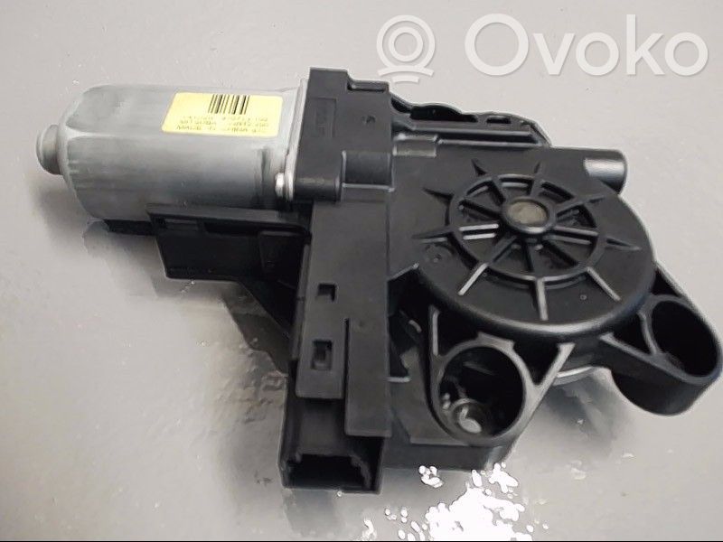 Silnik regulatora szyby drzwi przednich   30699646,970714102MITSUBA