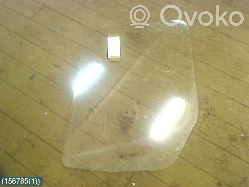 Mercedes-Benz Sprinter W906 Front door window glass four-door 