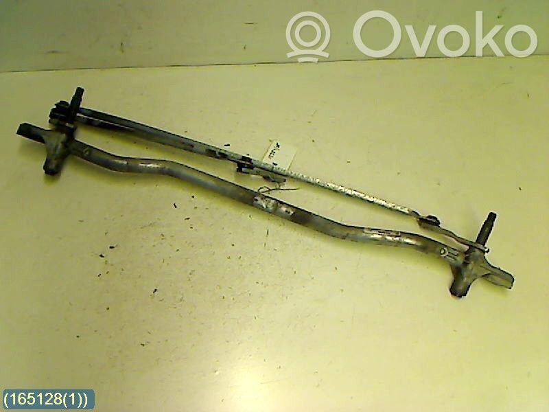 Volvo XC70 Front wiper linkage 