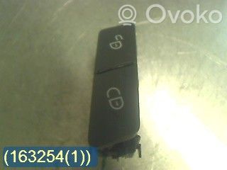 Botón interruptor de bloqueo de puertas   A2048706410,03151610LK,A2048706410