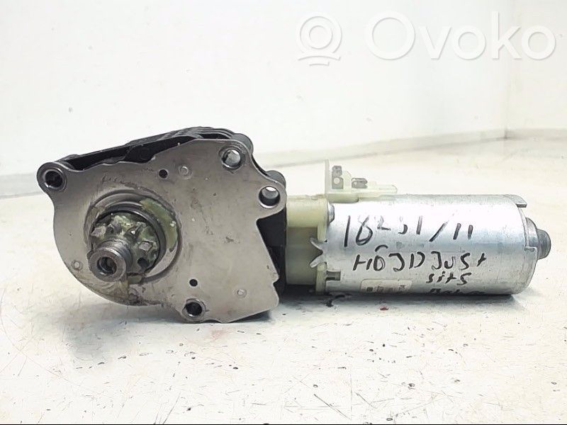 Silniczek regulacji fotela   8621412,0130002527BOSCH1