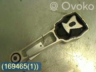 Volvo V70 Engine mounting bracket 