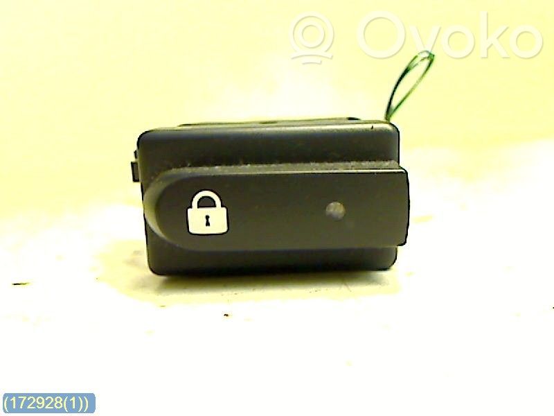 Renault Clio II Central locking switch button 