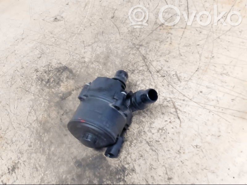 BMW 4 F32 F33 Pompa elettrica dell’acqua/del refrigerante ausiliaria 