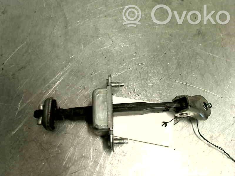 Subaru Outback Etuoven pidätin 