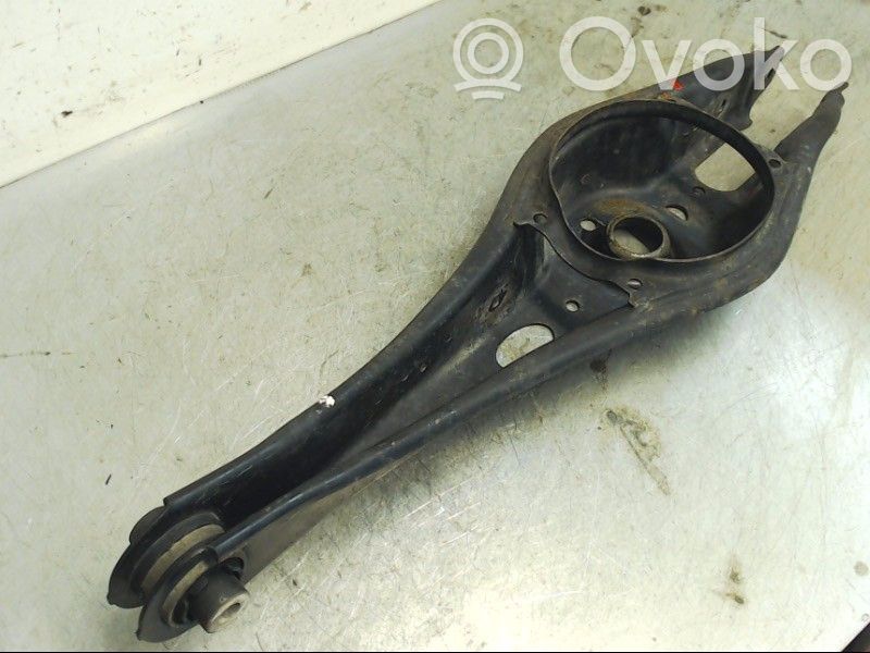 Volkswagen PASSAT B8 Braccio di controllo sospensione posteriore