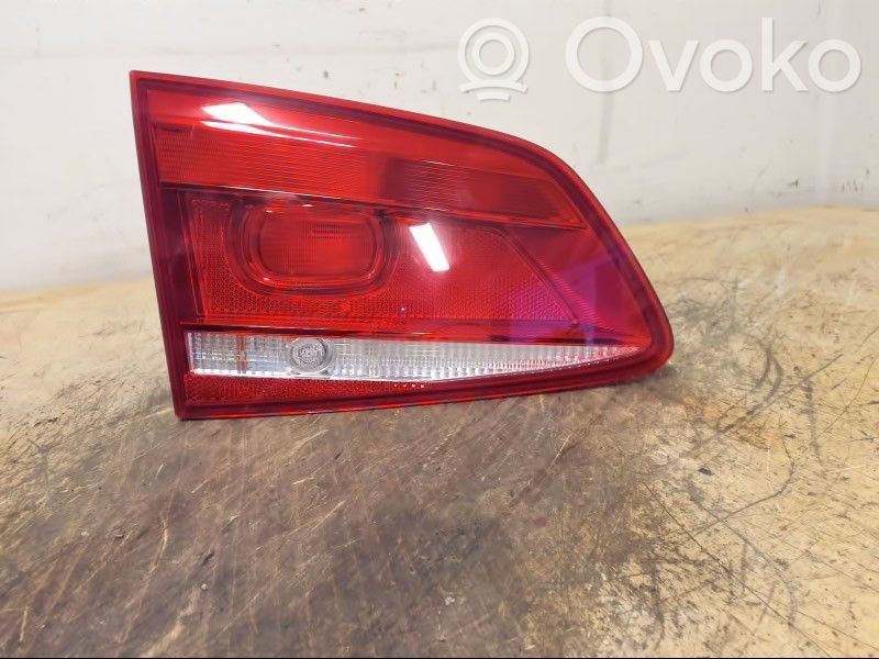 Volkswagen PASSAT B7 Lampy tylnej klapy bagażnika