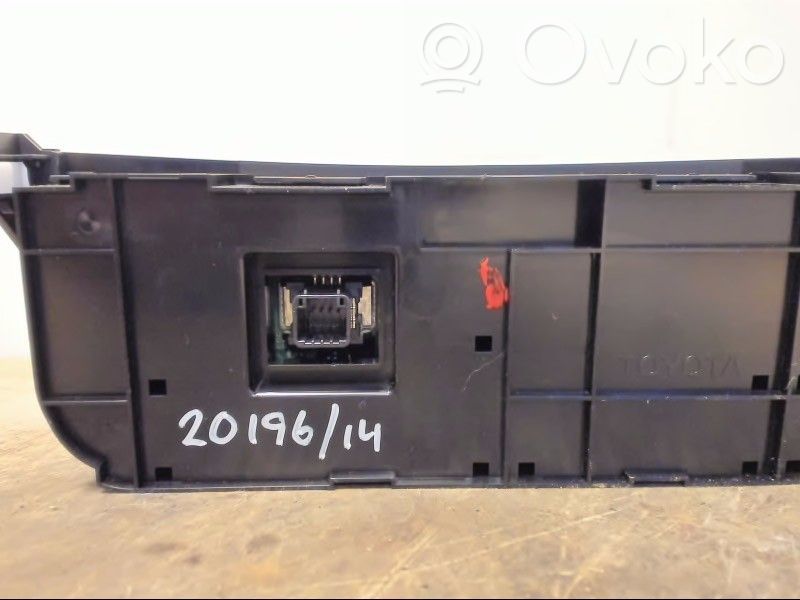 Toyota RAV 4 (XA40) Panel klimatyzacji