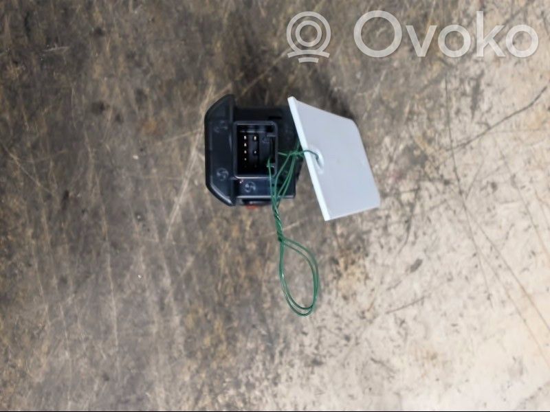 Toyota RAV 4 (XA40) Engine start stop button switch 