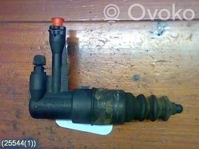 Audi A4 S4 B6 8E 8H Kytkimen apusylinteri 