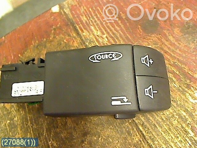 Renault Clio II Steering wheel buttons/switches 