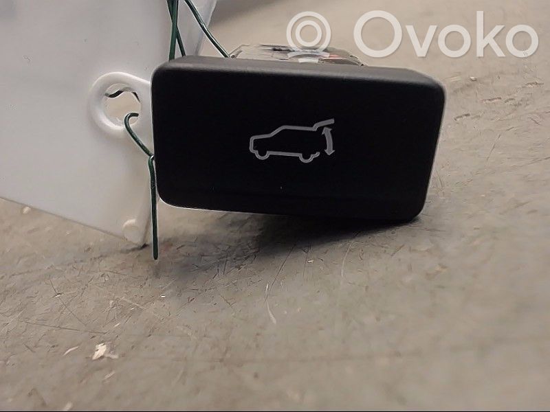 Mazda CX-5 II Tailgate/boot open switch button 