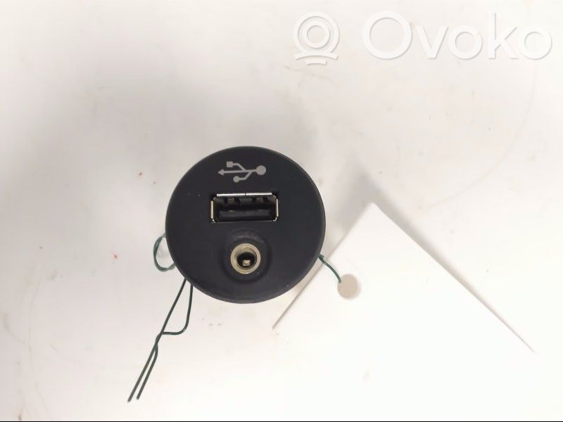 Enchufe conector USB   28023BH00A