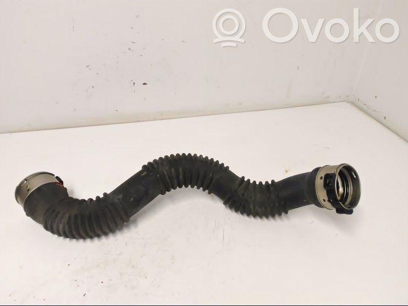 Mercedes-Benz A W176 Tube d'admission de tuyau de refroidisseur intermédiaire